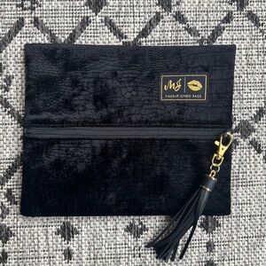 New Without Tags - RARE Gold Label Crackled Velvet Makeup Junkie Bag
